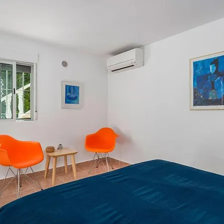 4 Bed Near Golf Course