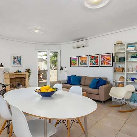 4 Bed Near Golf Course فيلة
