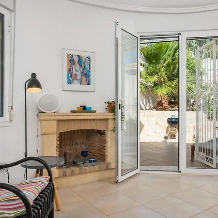 فيلة 4 Bed Near Golf Course