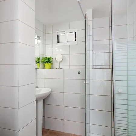 4 Bed Near Golf Course فيلة *